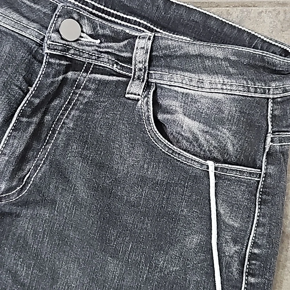 Black Jeans Embroidered Back Pockets Bootcut Denim Pants Medium Mid Rise Stretch